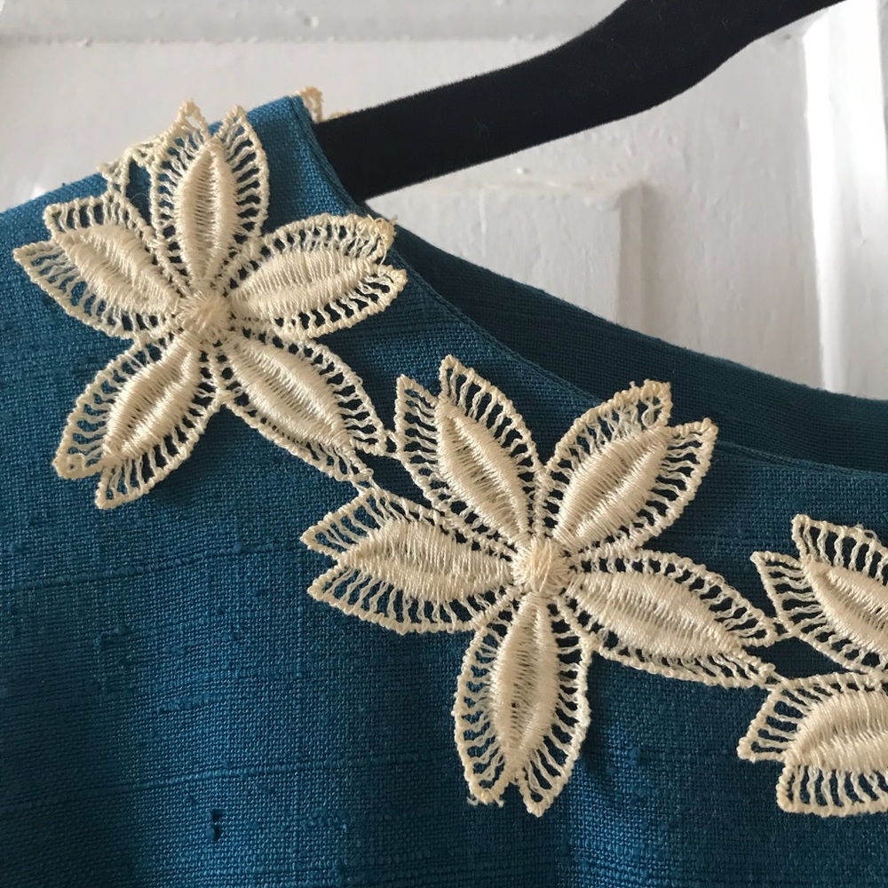 Floral trim 1960s Long Sleeve Mod Dress